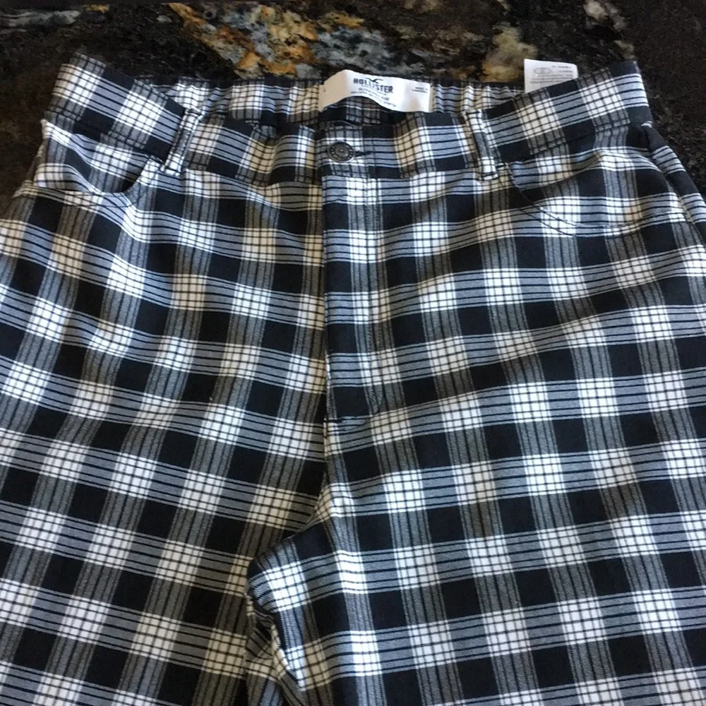 Black and White Hollister Pants - Picture 2 of 5